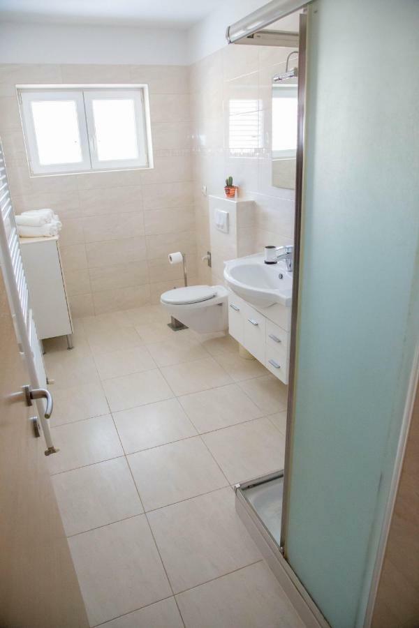 Apartman Matea Malinska Exterior photo